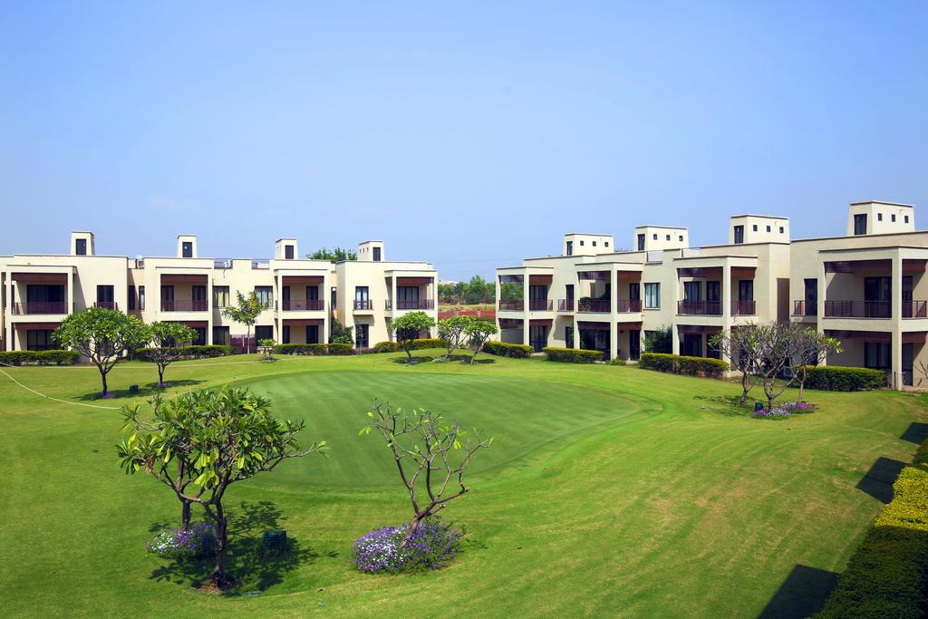 Lemon Tree Hotel, Tarudhan Valley, Manesar Gurgaon Exterior foto