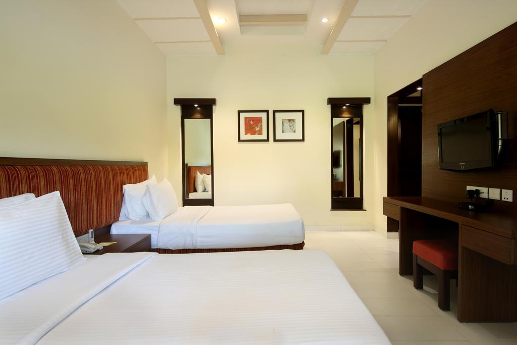 Lemon Tree Hotel, Tarudhan Valley, Manesar Gurgaon Exterior foto